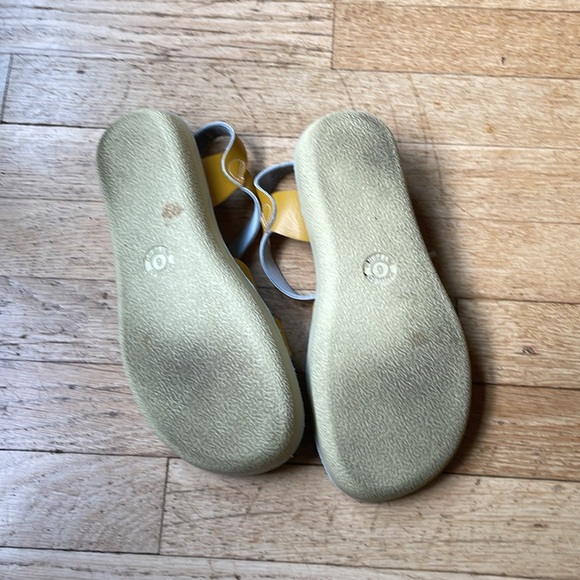 Yellow Saltwater sandals size 8, waterproof and comfortable for longer walks! - Picture 3 of 4